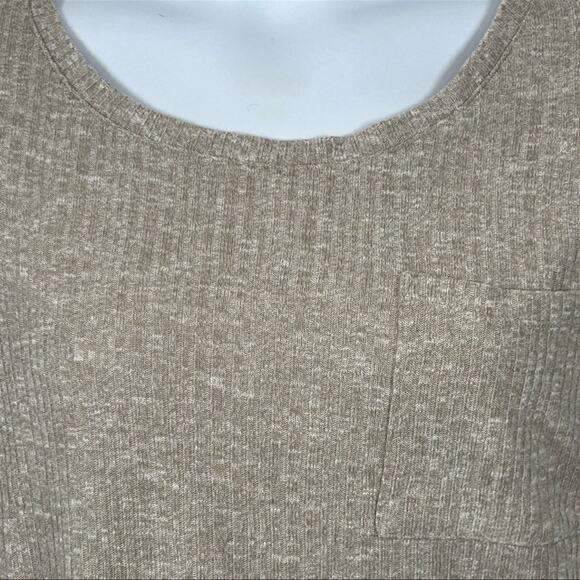 American Eagle Ribbed Oversized Tan Boxy Pocket T-Shirt Size Small - Picture 12 of 13